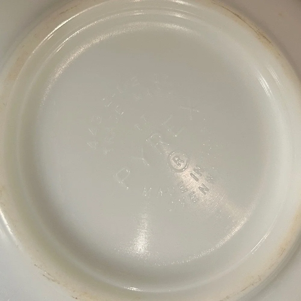 Vintage Pyrex Butterprint Amish Mixing Bowls 2pc Matching Set Cinderella 441 443
